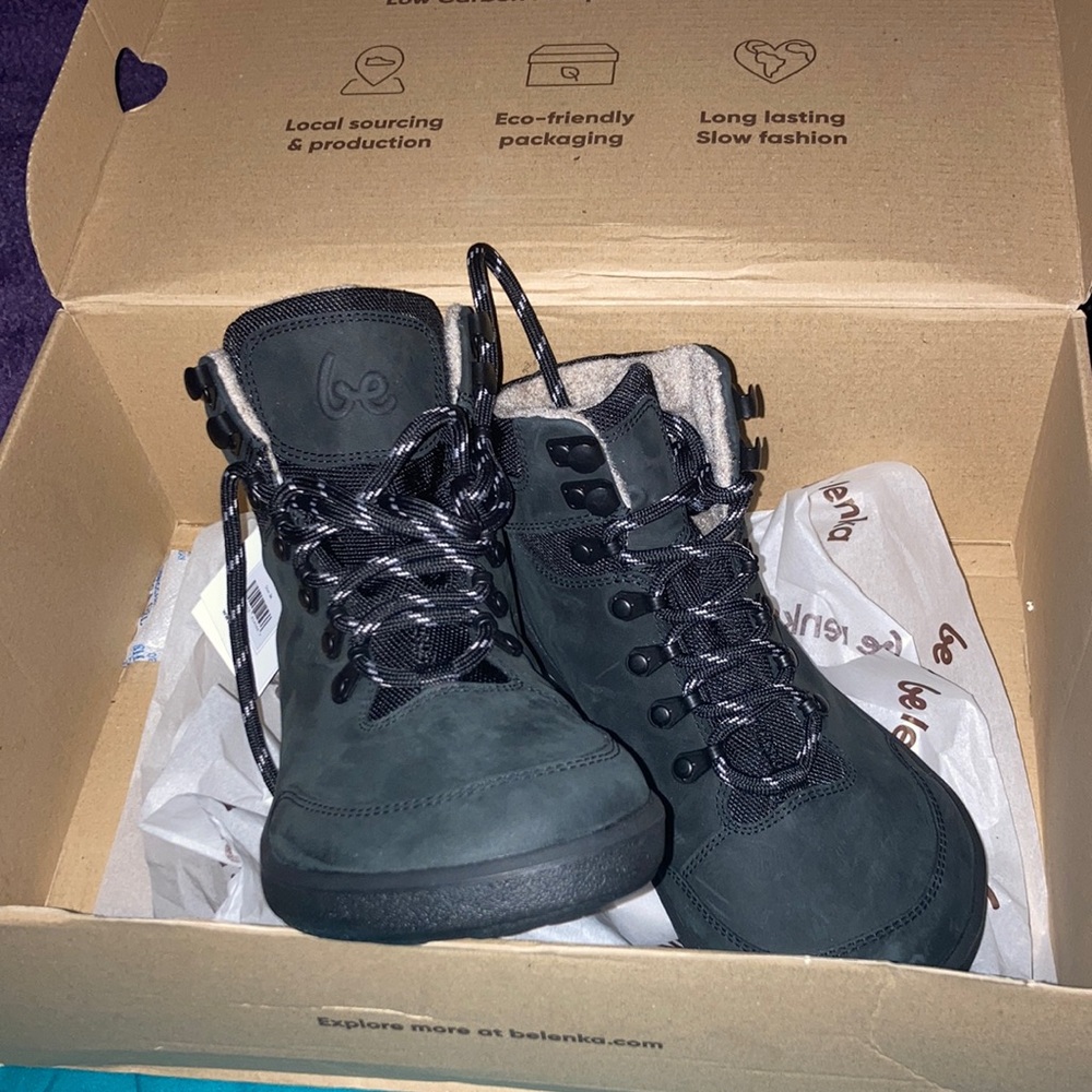 I am selling SIZE 36 Be lenka Winter Barefoot Boots All Black